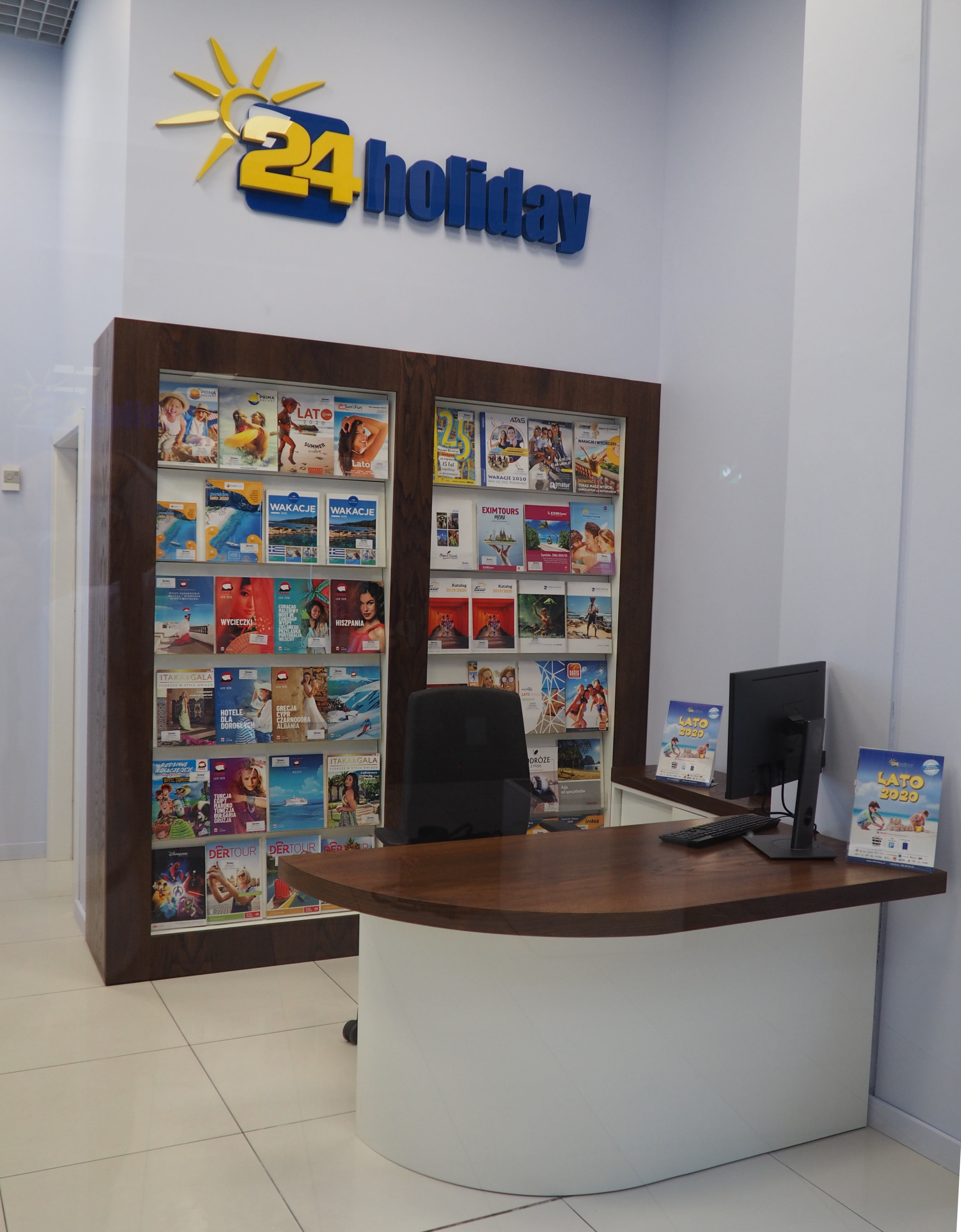 Salon 24holiday w G City Biała w Białymstoku